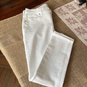 Old navy white skinny jeans mid rise size 6